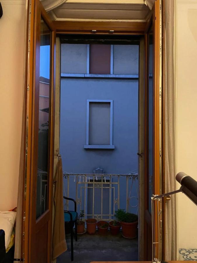 A Room In A Beautiful Apartment In The City Center Milano Eksteriør bilde