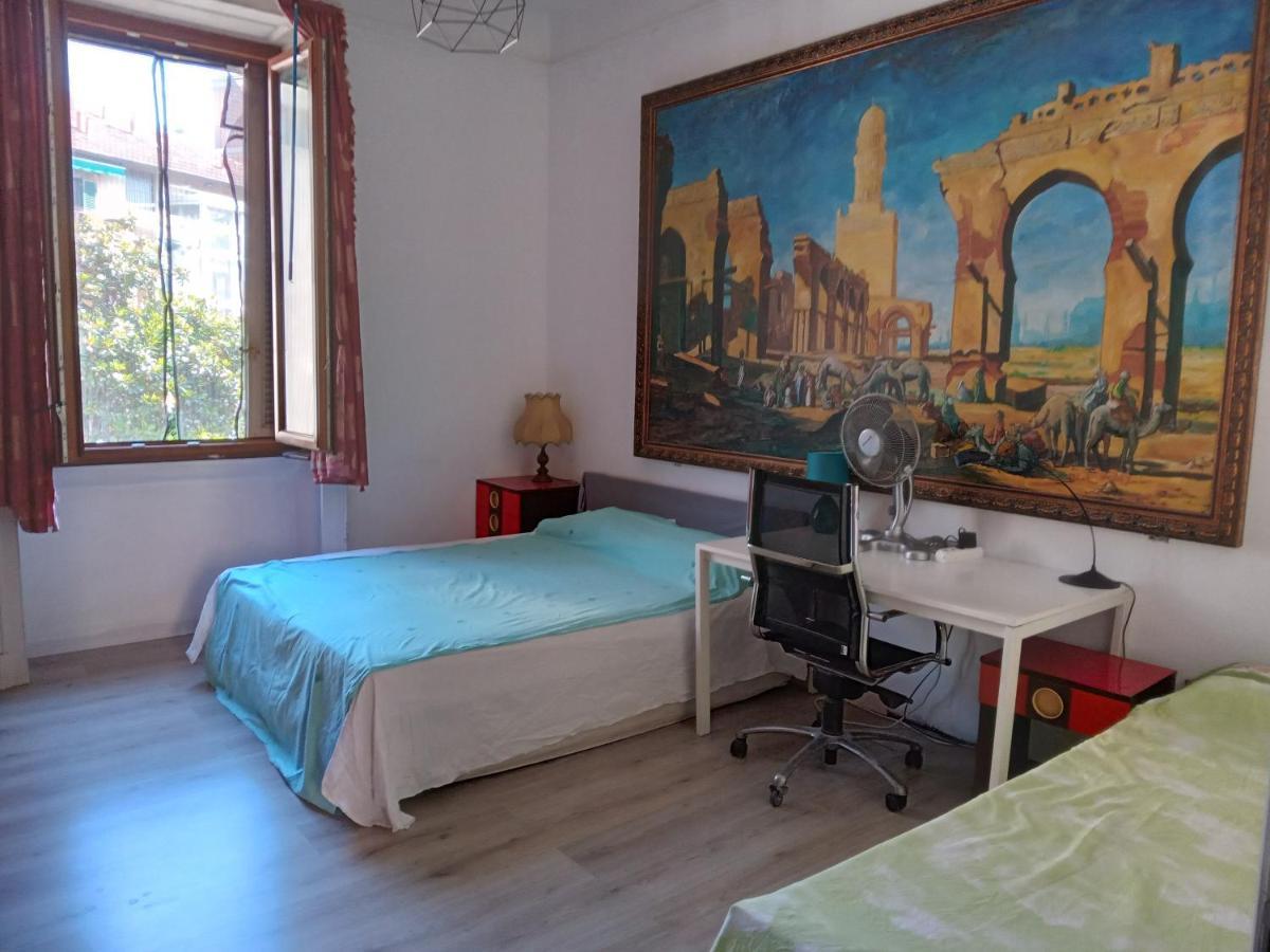 A Room In A Beautiful Apartment In The City Center Milano Eksteriør bilde
